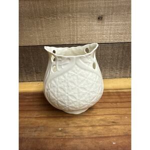 Belleek Candle Holder Short Pierced Snowflake Vase 1980-1993